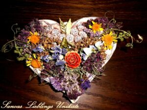 Sanoas Lieblings - Unikate Keramik Herz Strohblumen